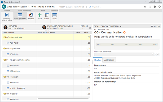 Esta imagen es referente a la pantalla de preparación de un único empleado. En la sección "Datos generales" es presentada la estructura de las competencias (e ítems de evaluación) que serán evaluadas. Al hacer clic en una competencia o ítem, en el panel lateral, serán presentados los detalles del registro seleccionado.